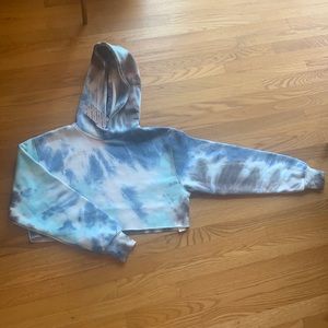cropped tie die sweatshirt!